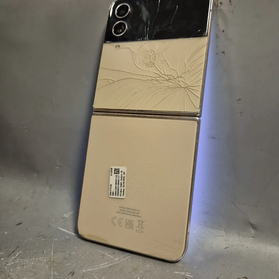 SAMSUNG GALAXY Z FLIP 
