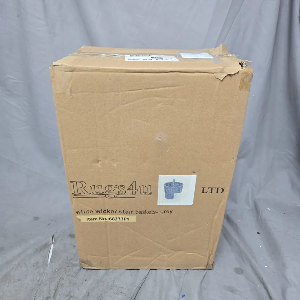 BOXED RUGS4U GREY WICKER STAIRS BASKET
