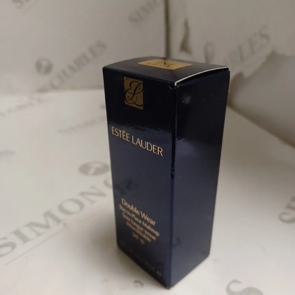 ESTEE LAUNDER DOUBLE WEAR STAY-IN-PLACE MAKE UP