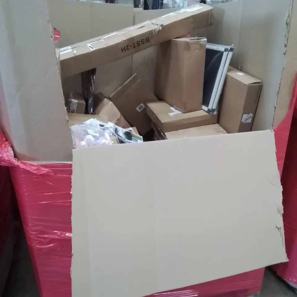 PALLET OF ASSORTED HOUSEHOLD ITEMS TO INCLUDE RADIATOR COVER, DOG POTTY TRAINING SYSTEM AND TRUNKI