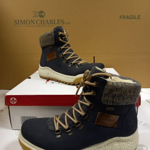 RIEKER LACE BOOT SIZE 4