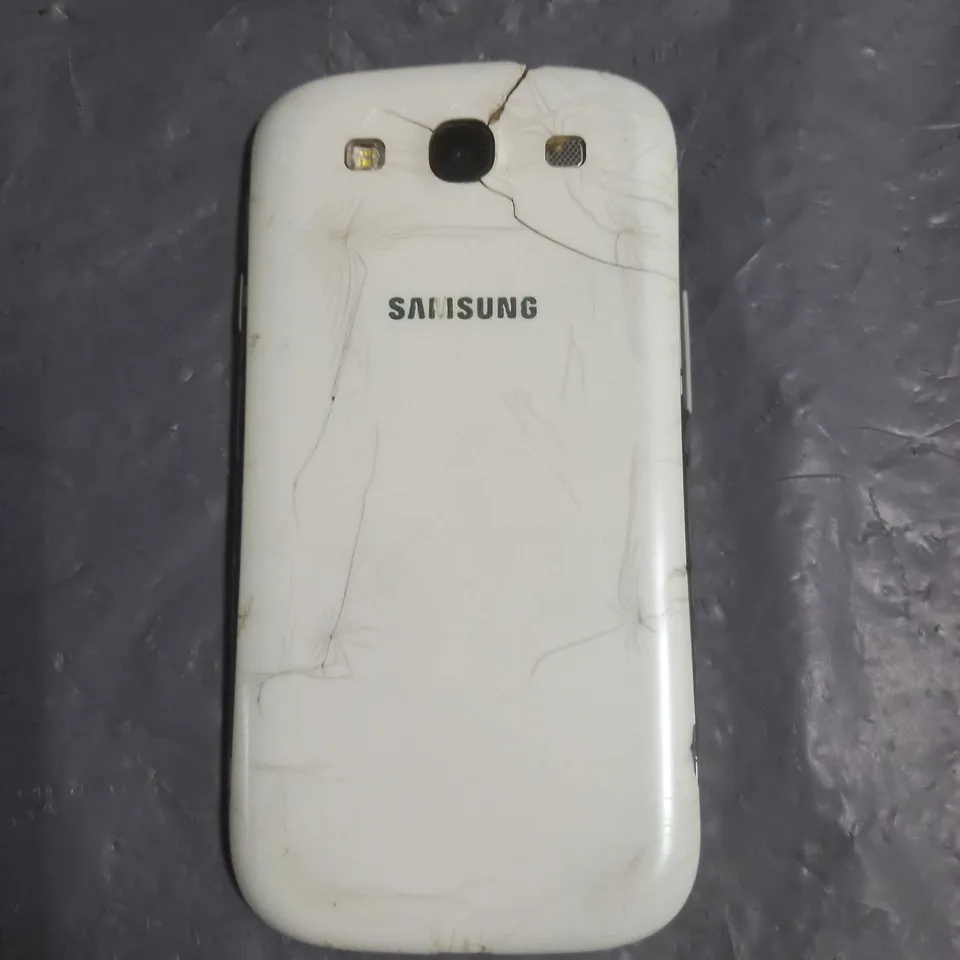 SAMSUNG GALAXY S3 GT-I9300 MOBILE PHONE