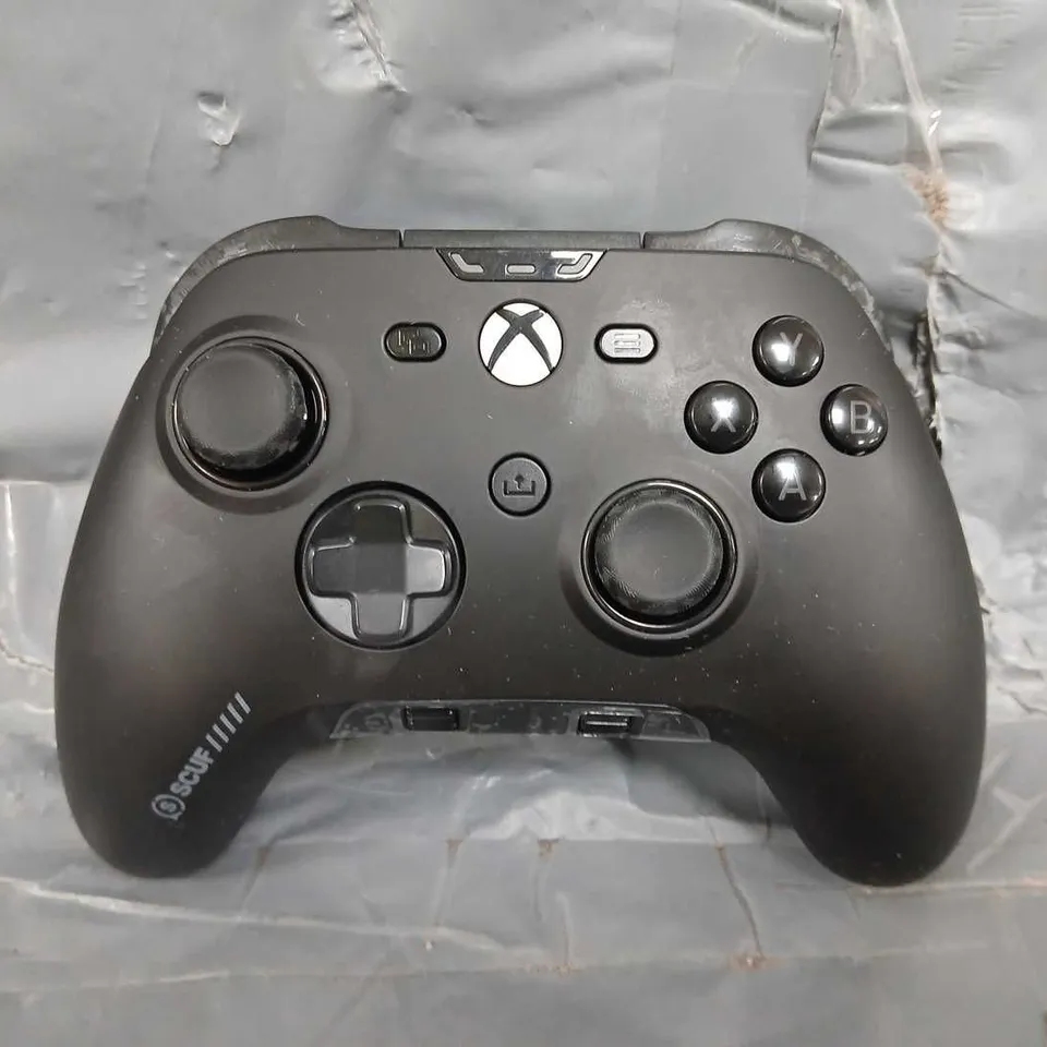 SCUF VALOR PRO WIRED PERFORMANCE XBOX CONTROLLER - BLACK