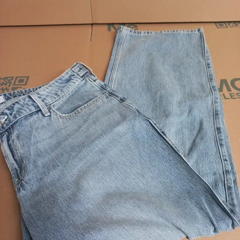 HOLISTER LOW-RISE BAGGY DENIM JEANS SIZE W33