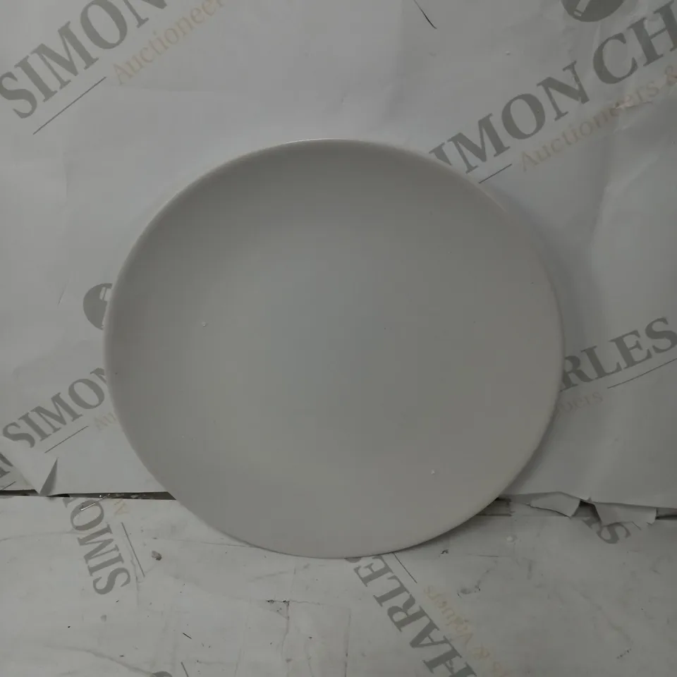 BRAND NEW BOXED 17 PIECE PORCELAIN DINNERWARE SET IN MATTE WHITE TO INCLUDE LARGE PLATES, SMALL PLATES AND BOWLS - COLLECTION ONLY