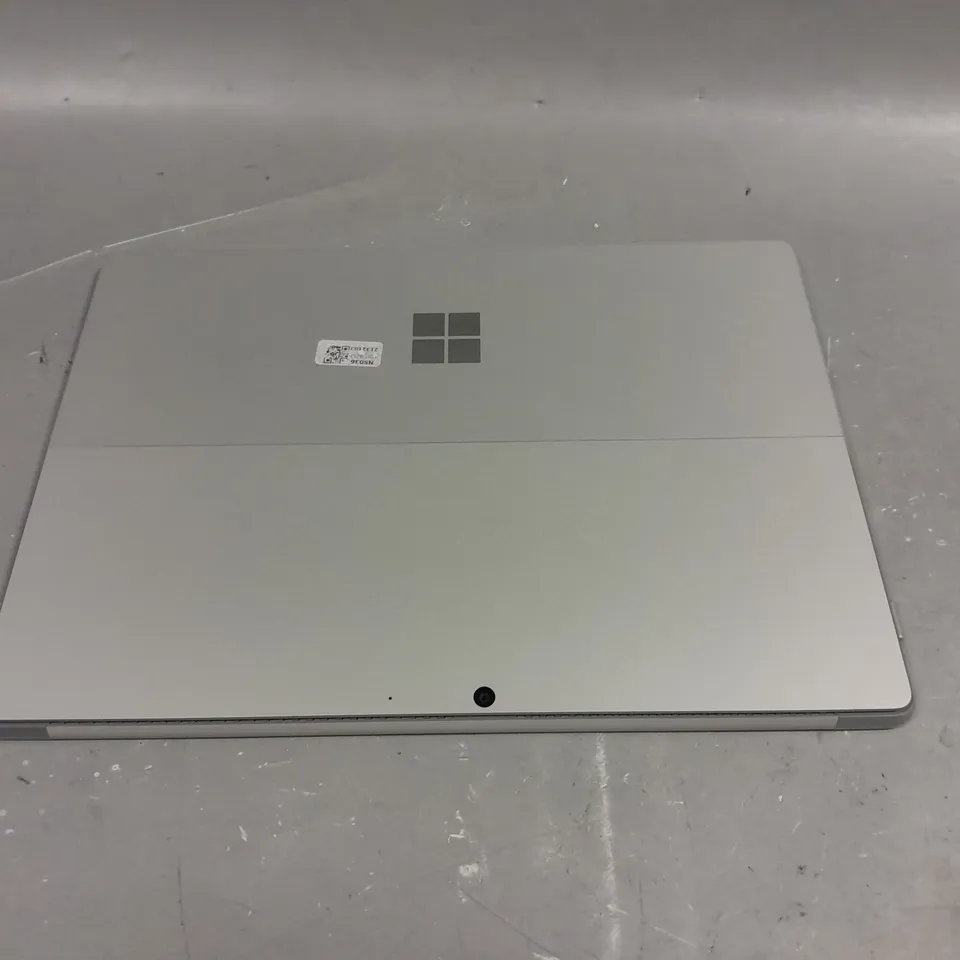 MICROSOFT SURFACE PRO 8 WITH WINDOWS 11