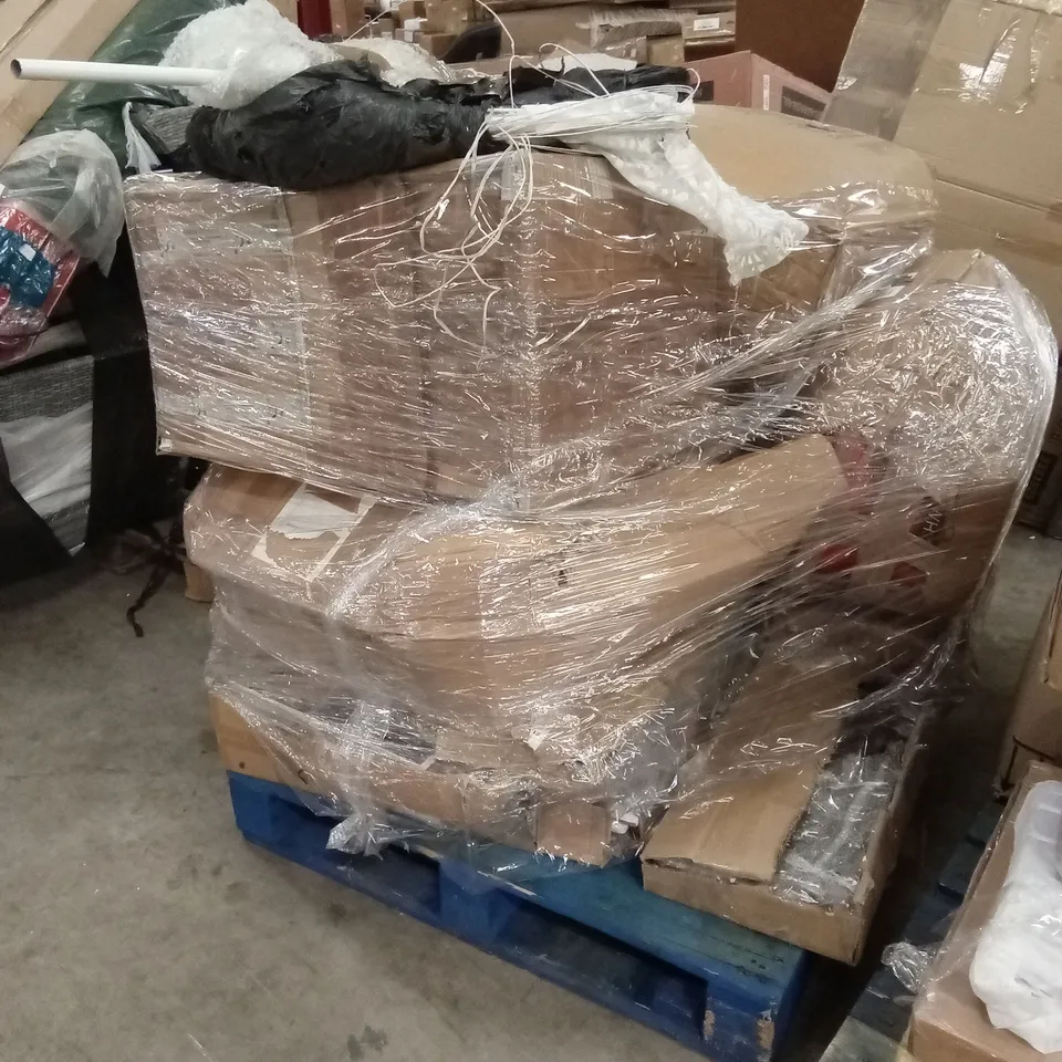PALLET OF ASSORTED FURNITURE AND FURNITURE PARTS 