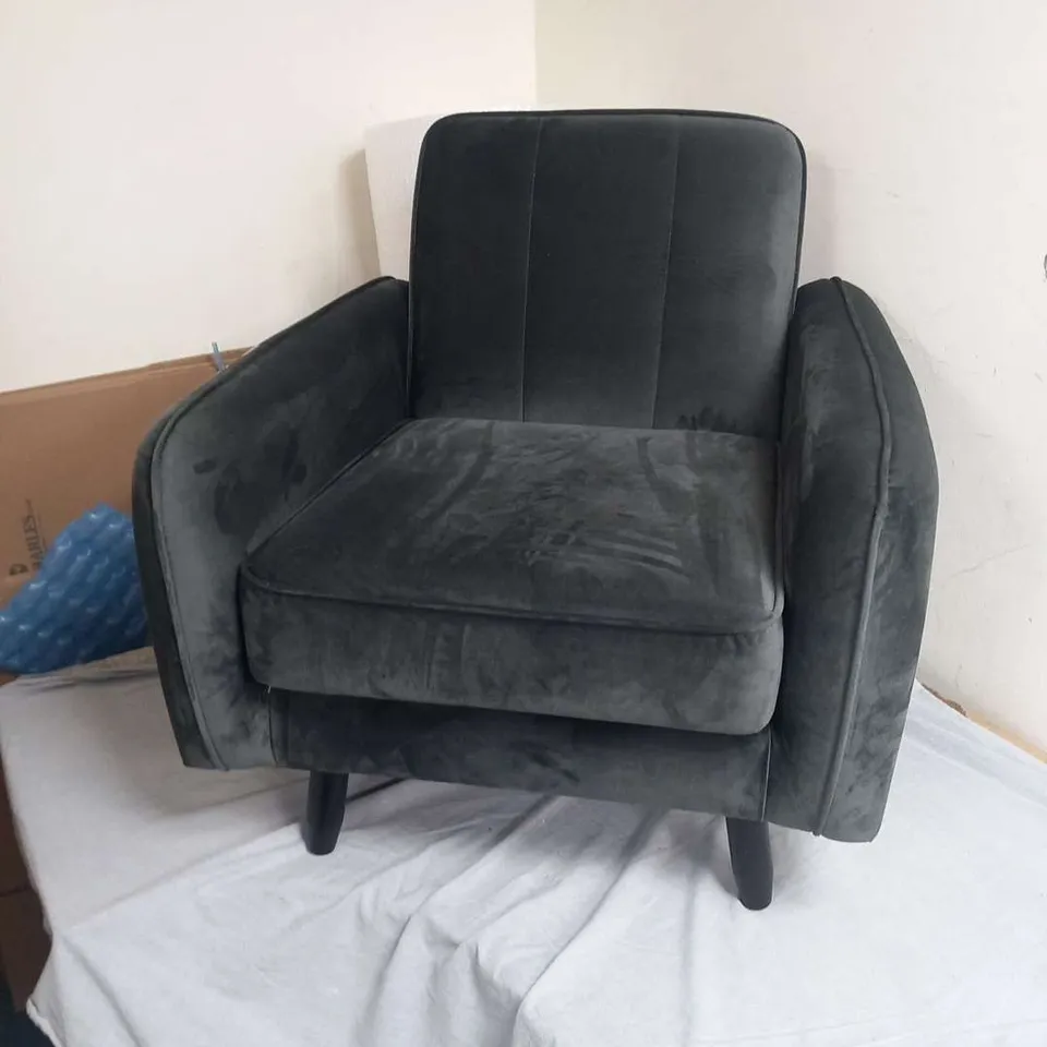 JENNY BLACK VELVET SMALL CHAIR