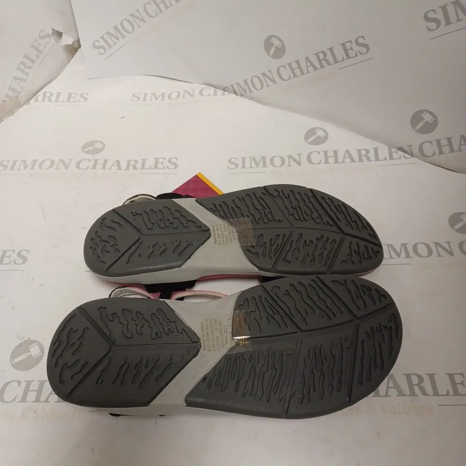 REGATTA LADY ROMA SANDALS SIZE 4