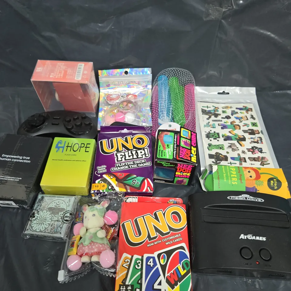 APPROXIMATELY 15 ASSORTED TOYS & GAMES TO INCLUDE UNO, STICKERS AND NICE CUBE 