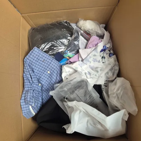 BOX OF APPROIXIMATELY 25 ASSORTED CLOTHING ITEMS TO INCLUDE: DAYS OF THE WEEK SOCKS