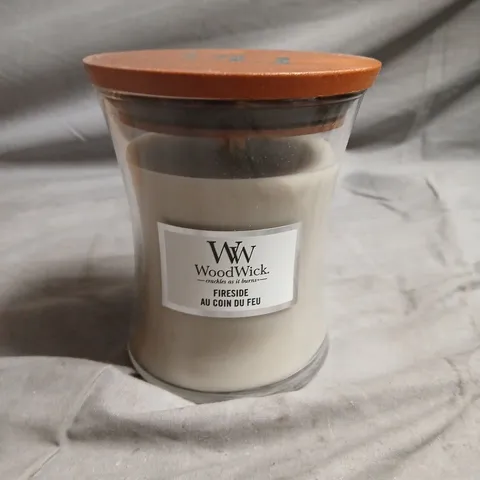 WOODWICK FIRESIDE SCENTED CANDLE IN GLASS JAR WITH WOODEN LID