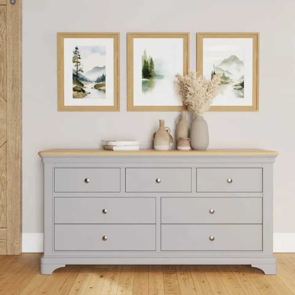 BOXED JOULON 7 DRAWER WIDE CHEST OF DRAWERS. 4 + 3 CONFIGURATION. SOLID WOOD. OAK TOP - DOVE GREY (1 BOX)