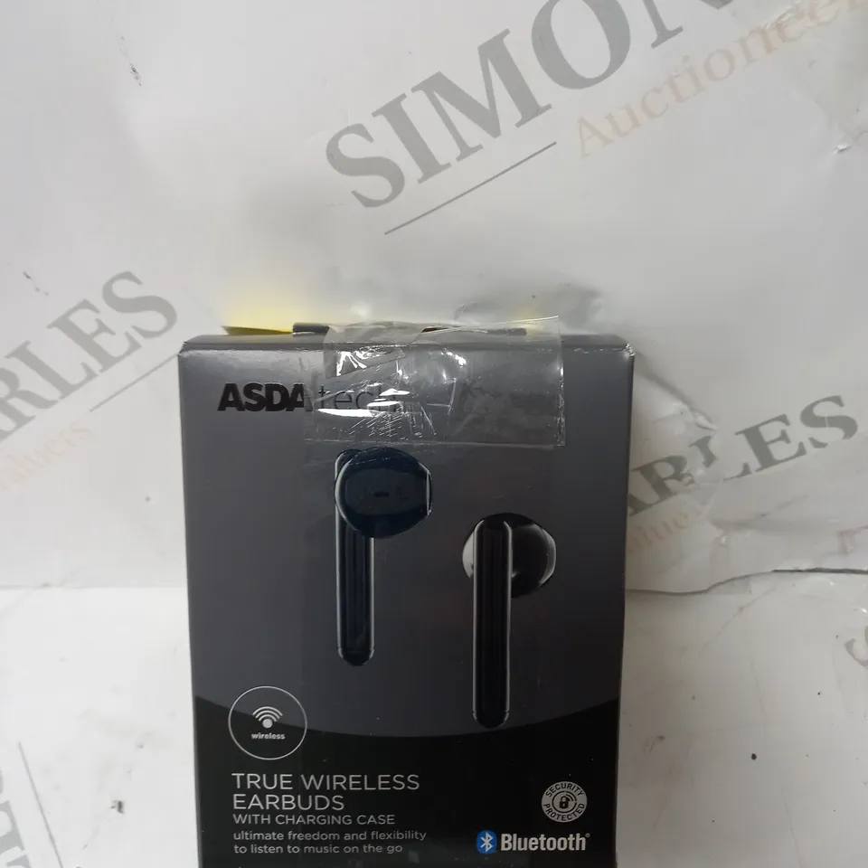 BOX OF APPROXIMATELY 20 ASSORTED ELECTRICAL ITEMS TO INCLUDE HEADPHONES, EARPHONES, REMOTES ETC - COLLECTION ONLY 