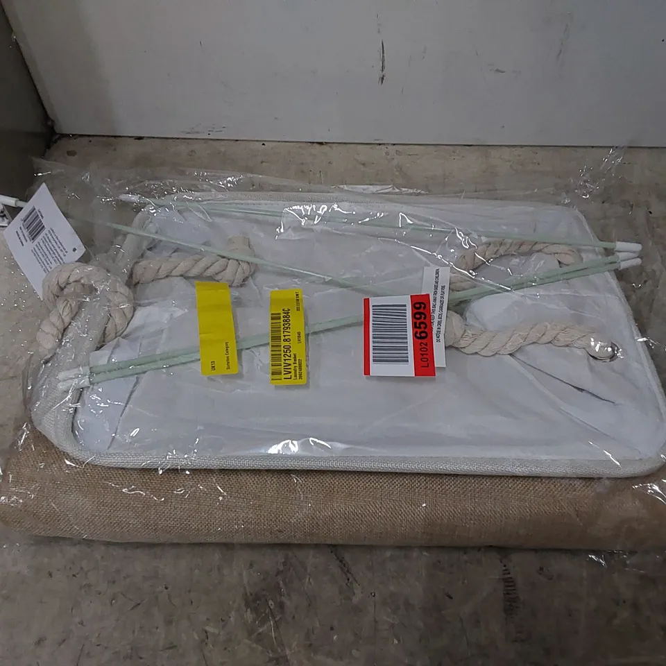 BAGGED LAUNDRY BASKET 