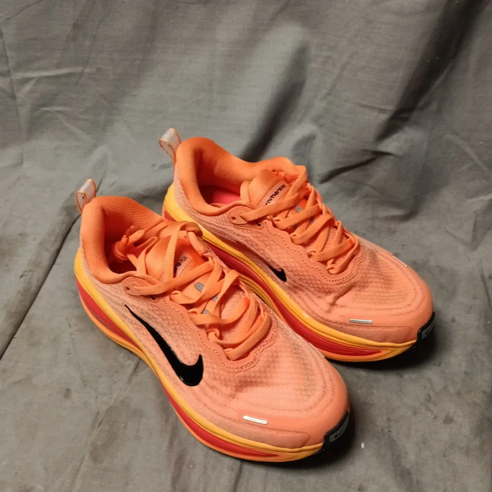 NIKE RUNNING SHOES – ORANGE/PEACH, ZOOMX MIDSOLE SIZE 4