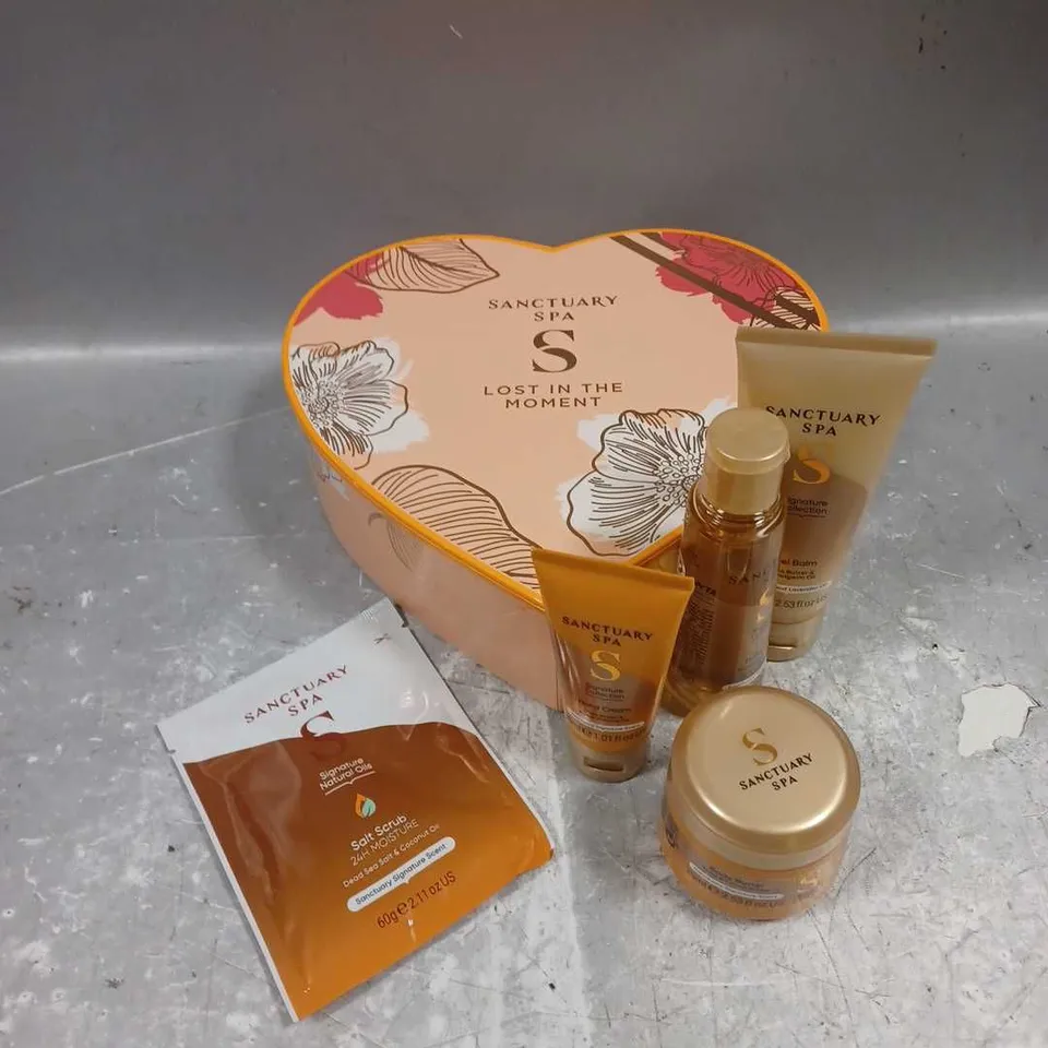 BOXED SANCTUARY SPA LOST IN THE MOMENT GIFT SET