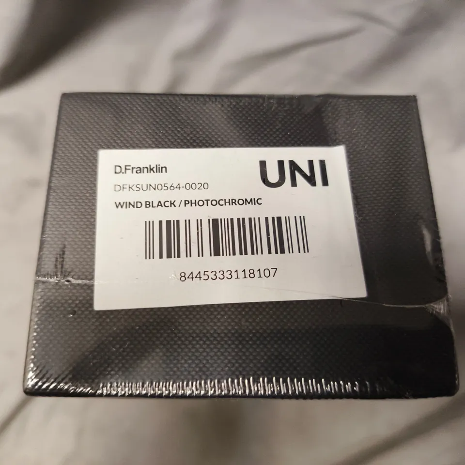 BOXED AND SEALED D.FRANKLIN WIND BLACK / PHOTOCHROMIC DFKSUN0564-0020