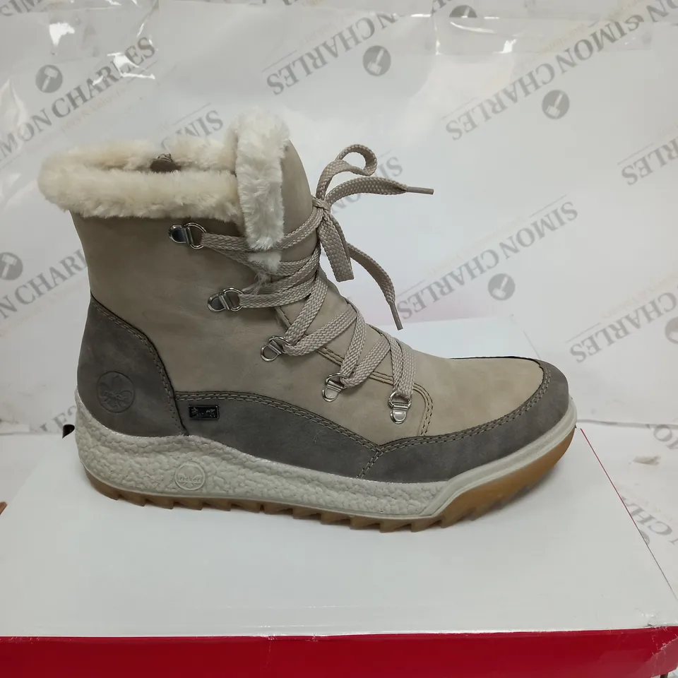 BOXED RIEKER ANTISTRESS WARM HIKING BOOTS, CREAM - SIZE 7.5 
