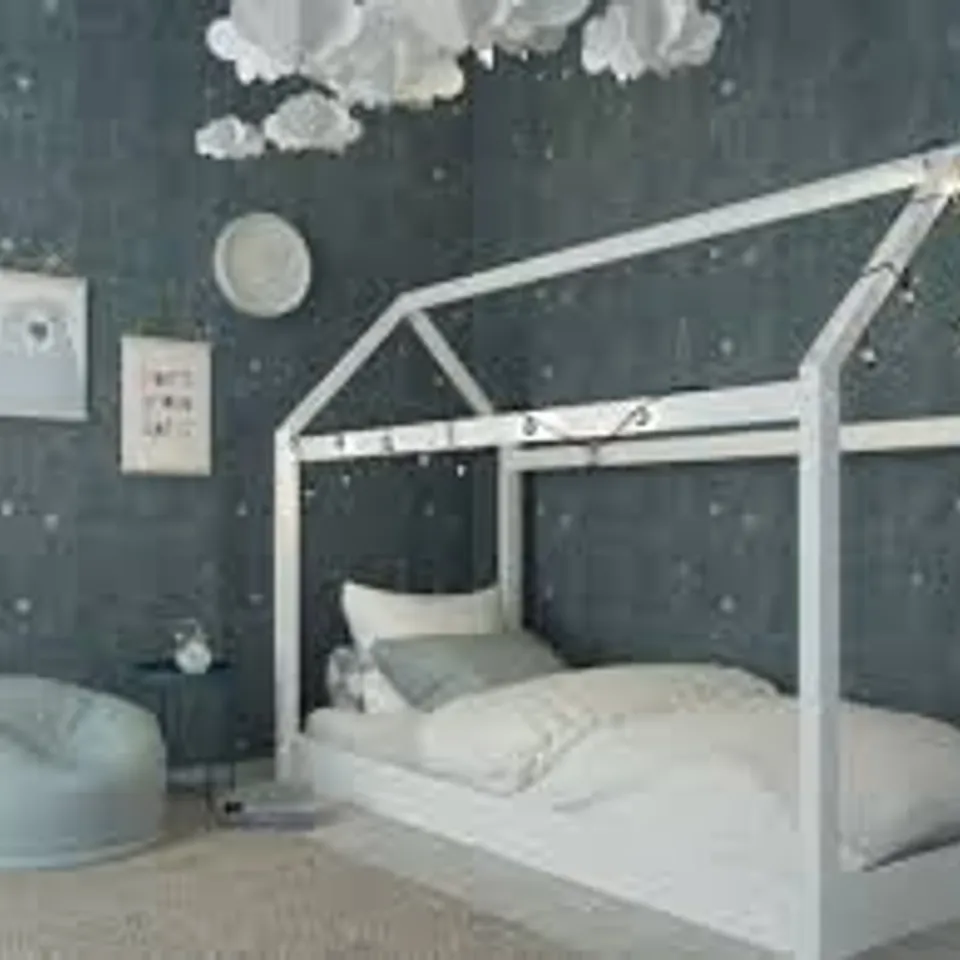 BOXED HICKORY WHITE HOUSE BED