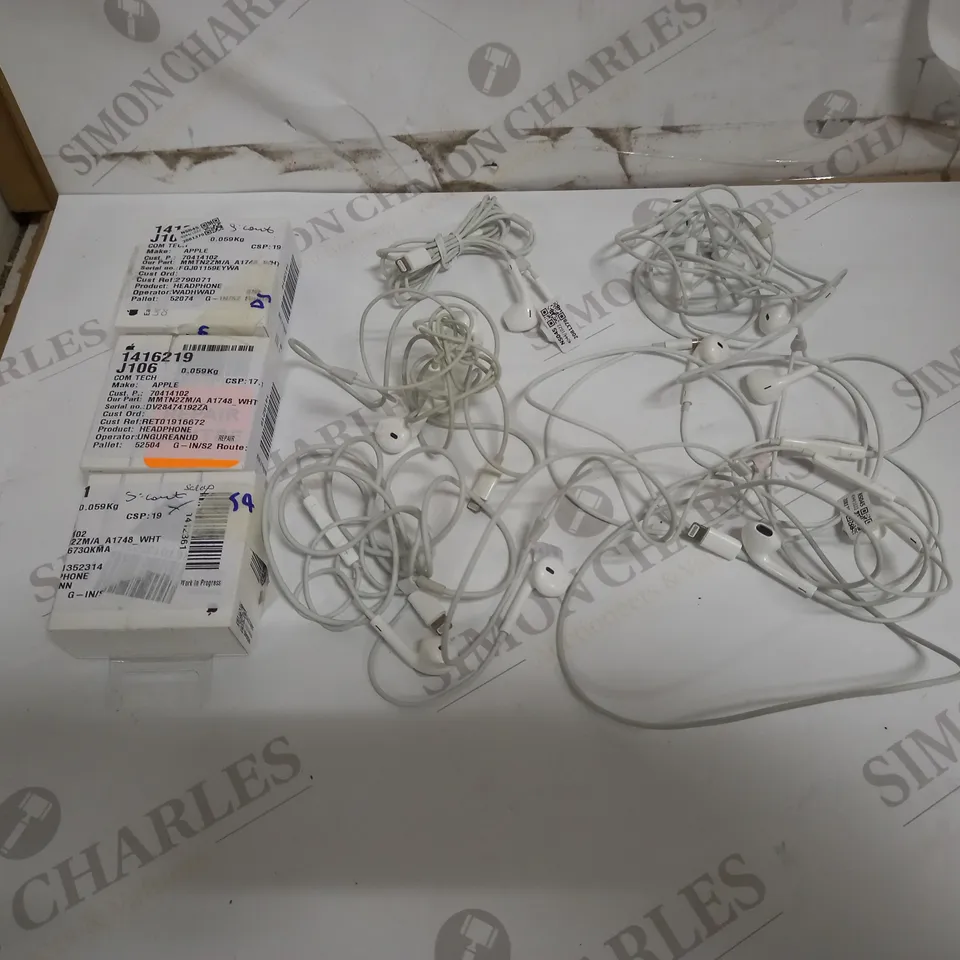 LOT OF 9 APPLE EARPODS WITH LIGHNING OR 3.5MM JACK INPUTS