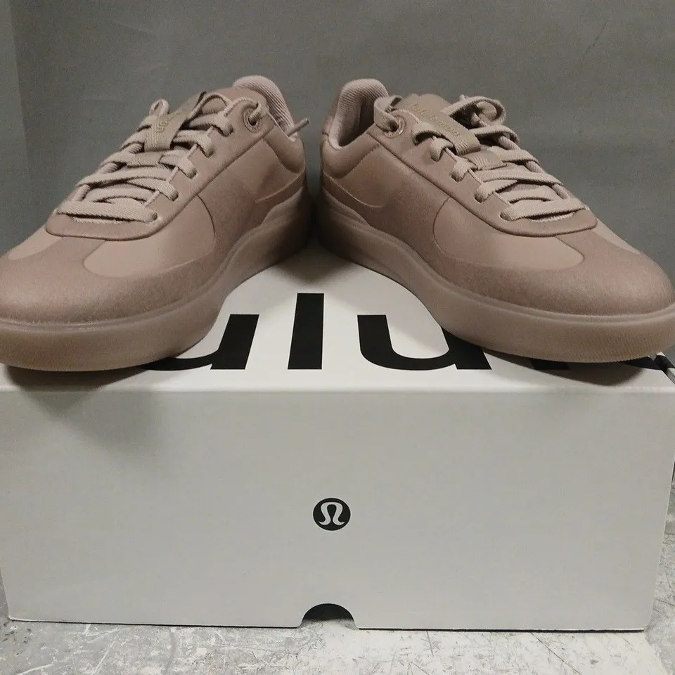 BOXED PAIR OF LULULEMON WOMEN'S CITYVERSE SNEAKERS IN DUSTY MAUVE SIZE UK 5.5