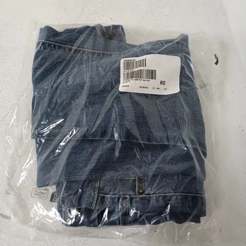 RUTH LANGSFORD CLASSIC WASH SLIM LEG JEANS PETITE IN MID INDIGO - SIZE 8