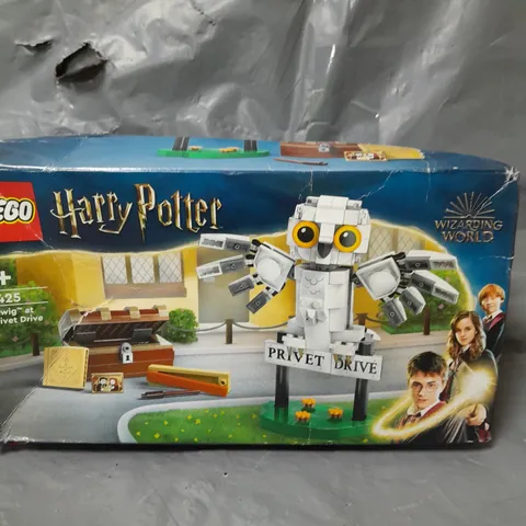 BOXED LEGO HARRY POTTER HEDWIG AT 4 PRIVET DRIVE - 76425