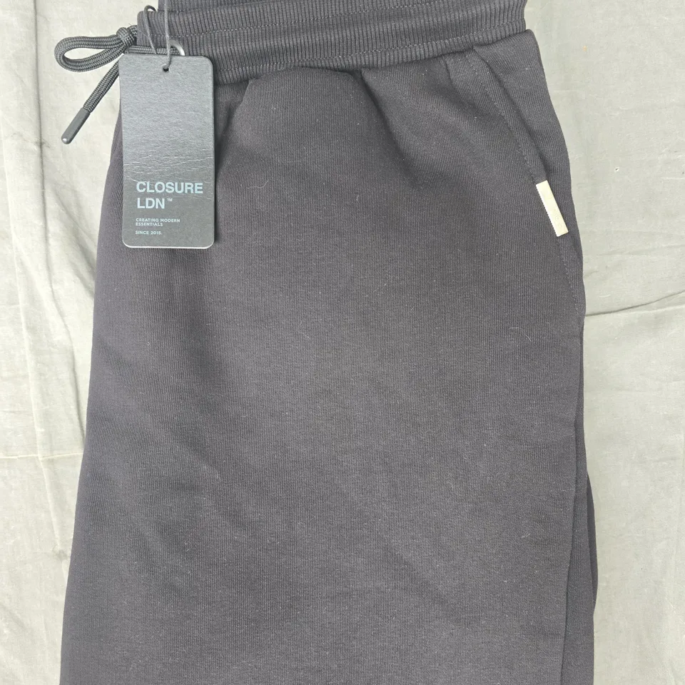 CLOSURE LDN RELAXED OPEN HEM JOGGERS IN BLACK SIZE XL