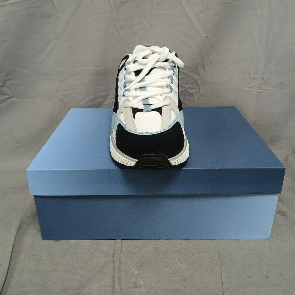BOXED PAIR OF CLEENS HYPER RUNNER TRAINERS IN PACIFIC SIZE UK 12.5