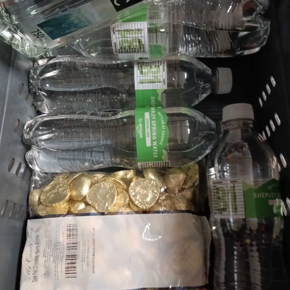 APPROXIMATELY 10 ASSORTED FOOD/DRINK PRODUCTS TO INCLUDE DINO'S MUSTARD, SPRING WATER, AQUA WATER ETC 