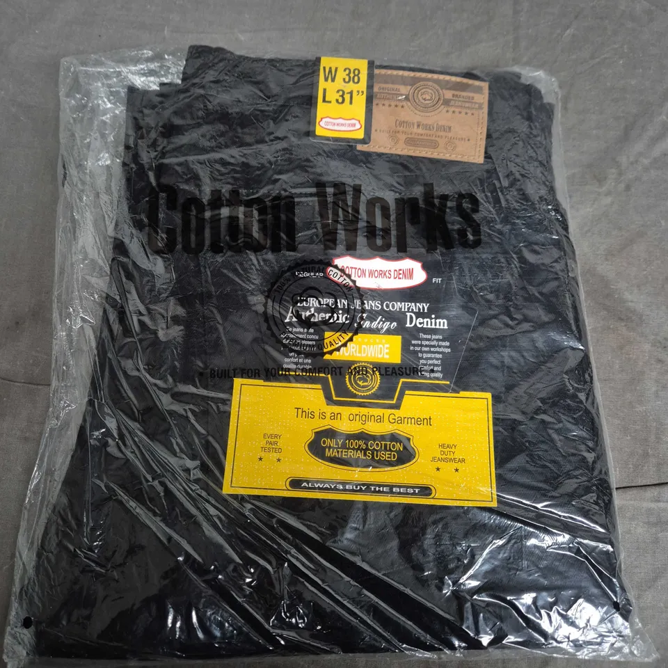 BAGGED COTTON WORKS JEANS IN BLACK - W38/L31