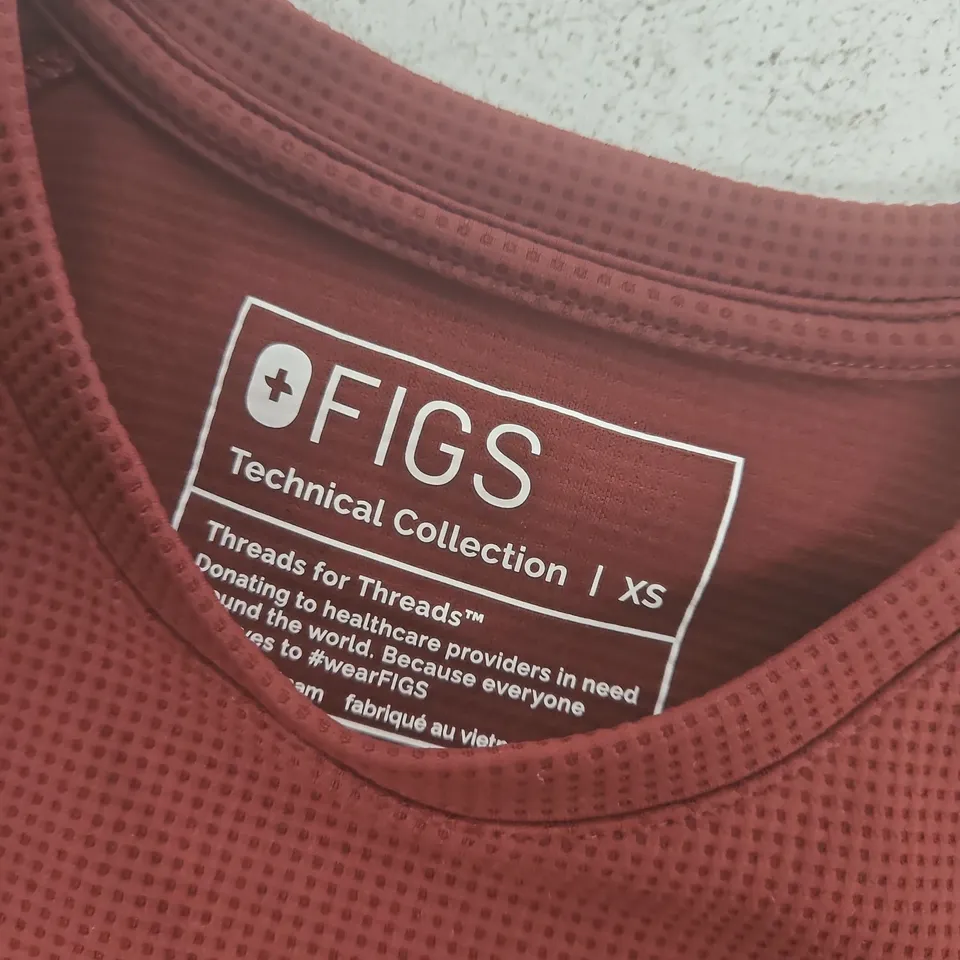 FIGS SCRUB TOP – BURGUNDY, UK XS (US XS) – TECHNICAL COLLECTION