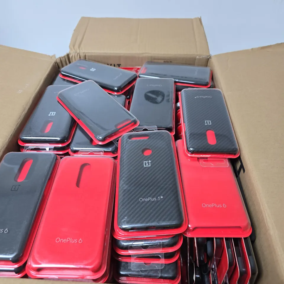 BOX OF APPROXIMATELY 60 X ONEPLUS 5T SMARTPHONE CASE – BLACK