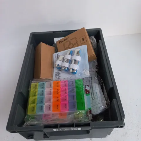 TOTE OF APPROXIMATELY 15 ASSORTED ITEMS TO INCLUDE: 10 BALLPOINT PENS