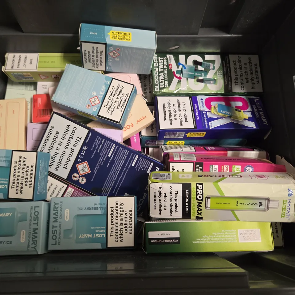 APPROXIMATELY 35 ASSORTED E-CIGARETTE PRODUCTS TO INCLUDE - FOUND MARY AND VUSE
