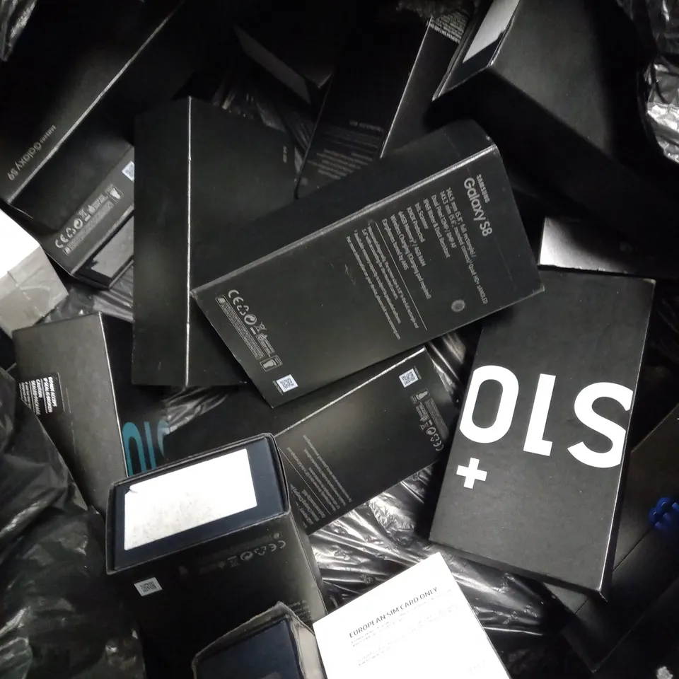 LARGE QUANTITY OF PHONE BOXES TOO INCLUDE SAMSUNG AND IPHONE - COLLECTION ONLY 