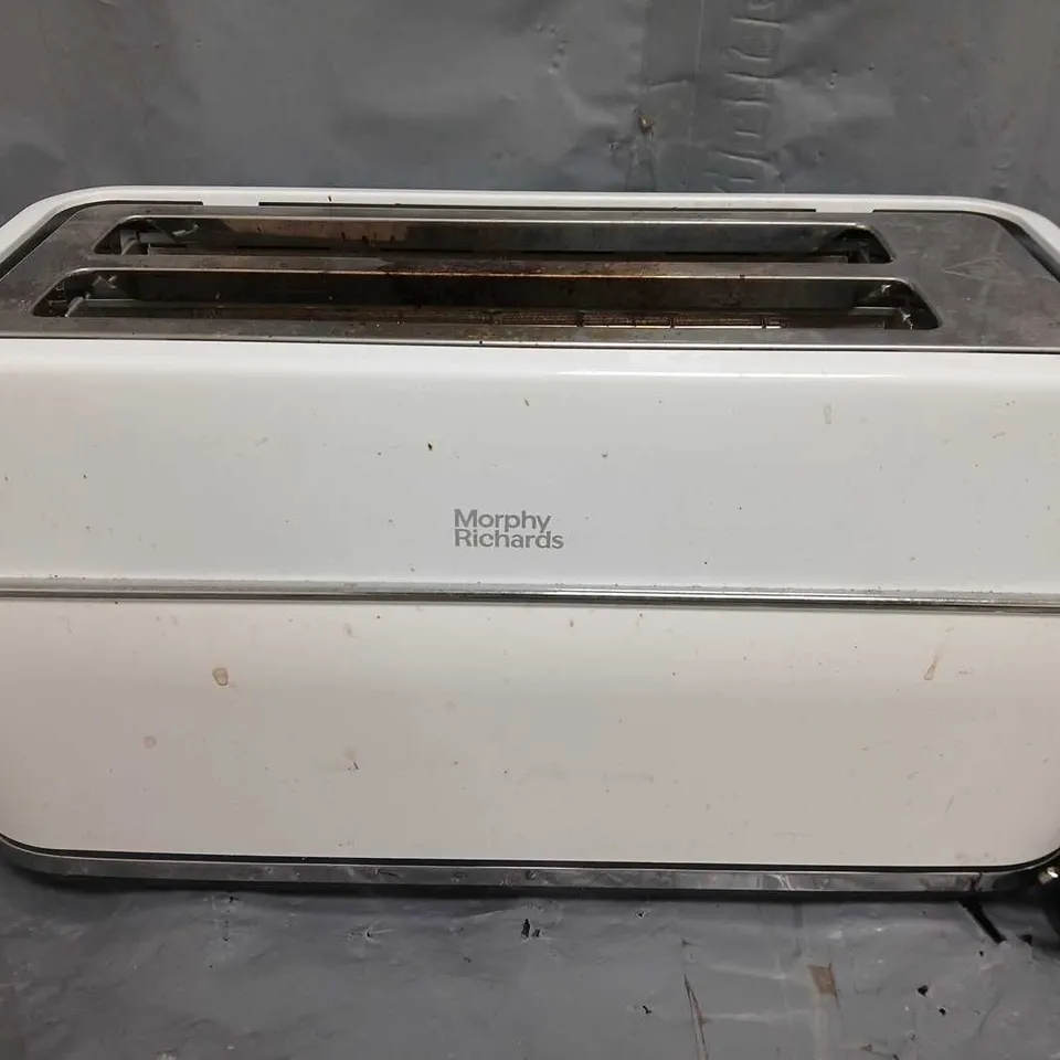 MORPHY RICHARDS LONG TWO SLICE TOASTER IN WHITE
