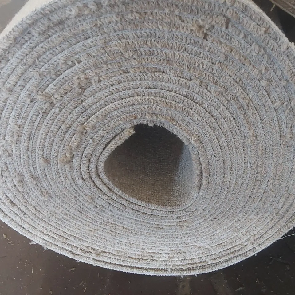ROLL OF QUALITY RARE BREEDS LOOP HEMP CARPET - APPROXIMATELY 4 x 16m