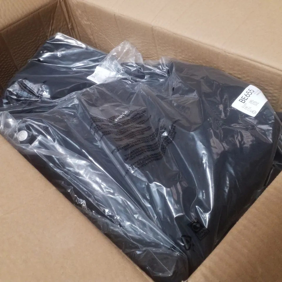 BOX CONTAINING APPROXIMATELY 10 BRAND NEW SIMPLY BE WASHED BLACK PLEAT DETAIL JEANS - SIZE 28L