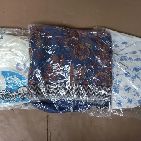 APPROXIMATELY 20 ASSORTED CLOTHING AND FASHION PRODUCTS IN VARIOUS STYLES AND SIZES - COLLECTION ONLY