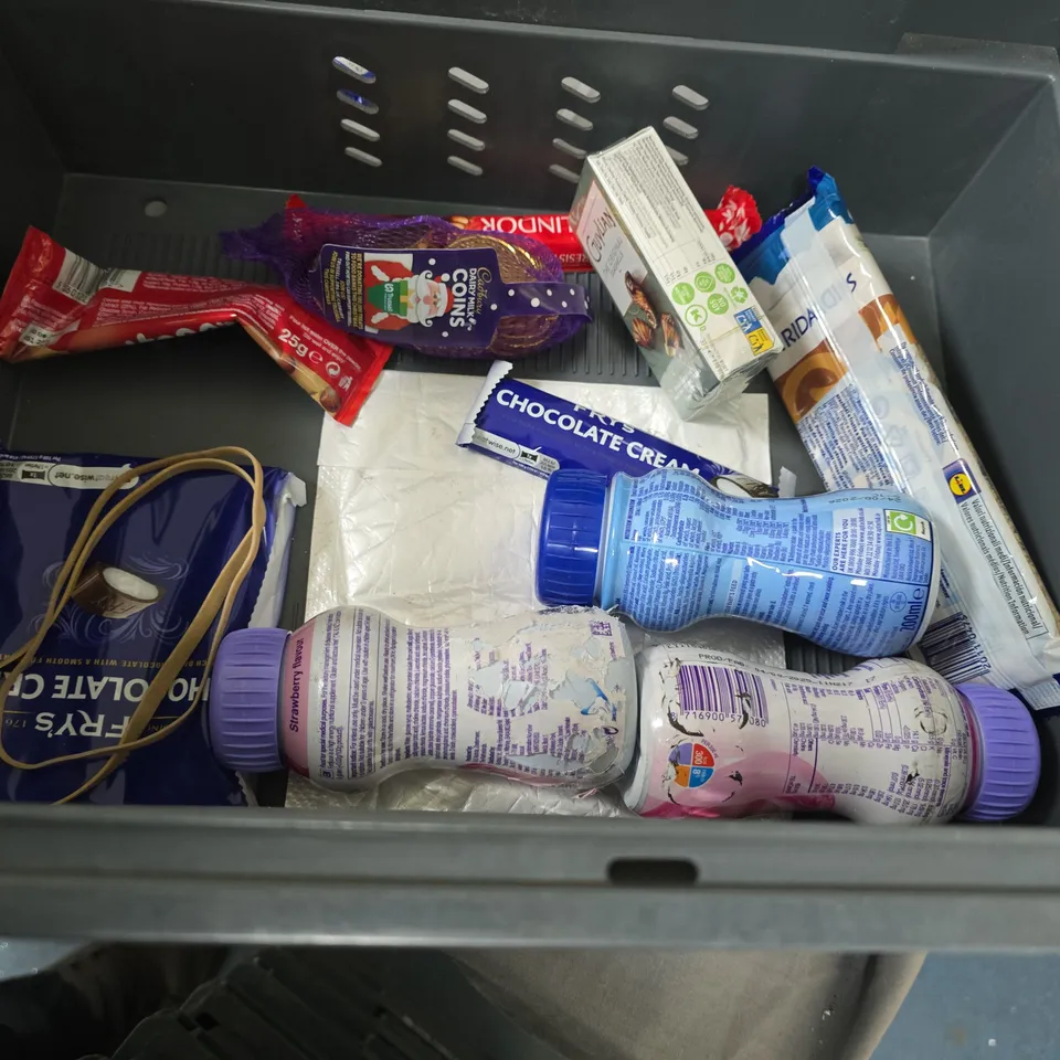 LOT OF 19 ASSORTED FOOD ITEMS TO INCLUDE TASSIMO SINGLES, EXHALE COFFEE AND VARIOUS CHOCOLATE