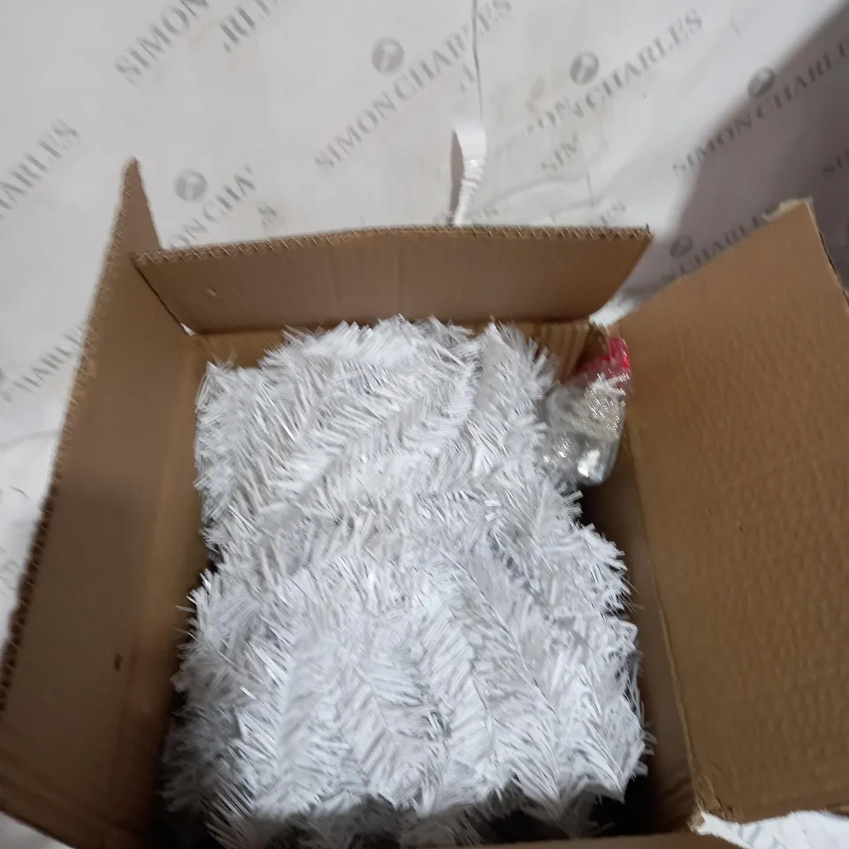 BOXED WHITE CHRISTMAS TABLE DECORATION WITH LIGHTS 