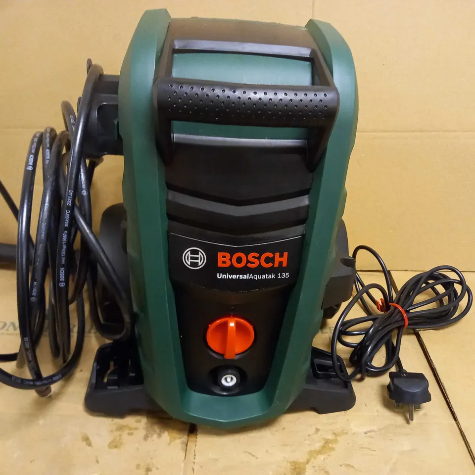 BOSCH UNIVERSAL AQUATAK 135 PRESSURE WASHER