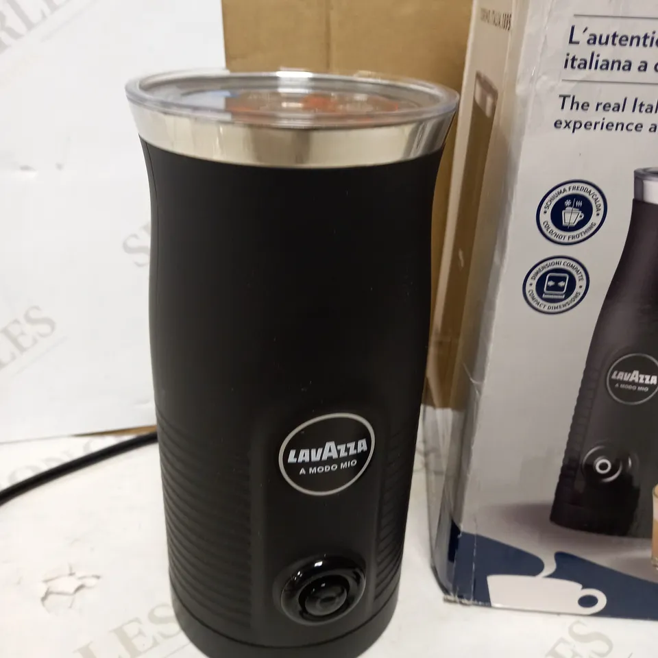 LAVAZZA A MODO MIO MILK EASY FROTHER 