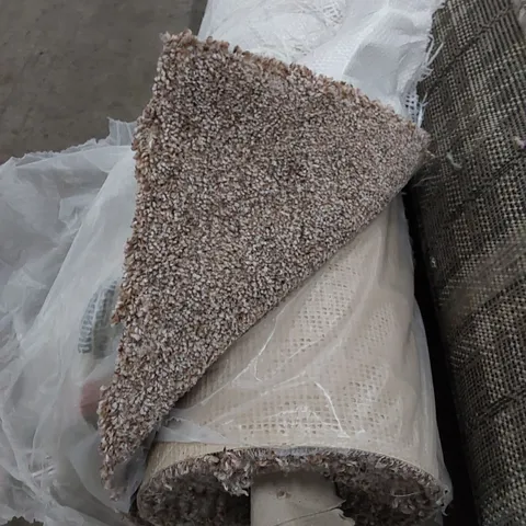 ROLL OF QUALITY VICEROY CAMEL CARPET // SIZE: APPROXIMATELY 4 X 3.4M