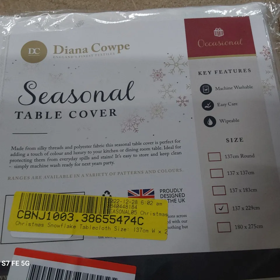 DESIGNER CHRISTMAS SNOWFLAKE TABLECLOTH 137 × 229cm