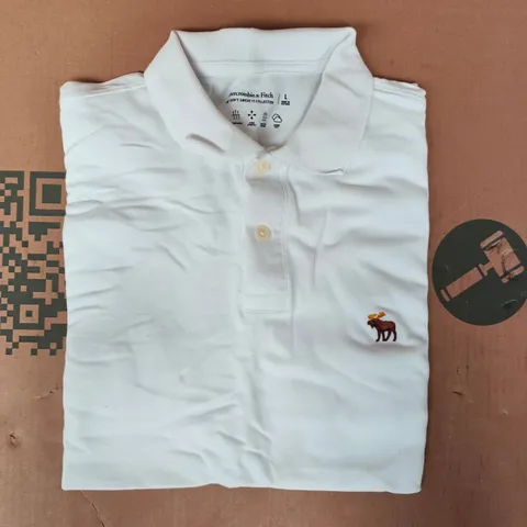 ABERCROMBIE & FITCH SHORT SLEEVE POLO TOP IN WHITE SIZE LARGE