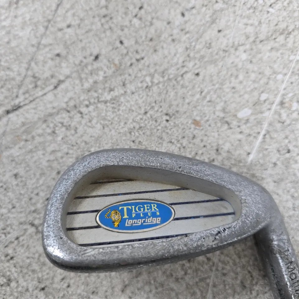 LONGRIDGE TIGER PLUS GOLF IRON CLUB (BLUE SHAFT, USED)