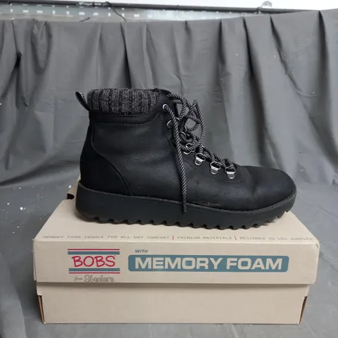 SKECHERS BOBS HIKING BOOTS BLACK - SIZE 6 1/2